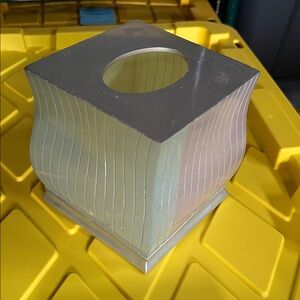 $30 Wamsutta Serendipity Pastel Tissue Box Cover Bed Bath Beyond Like New